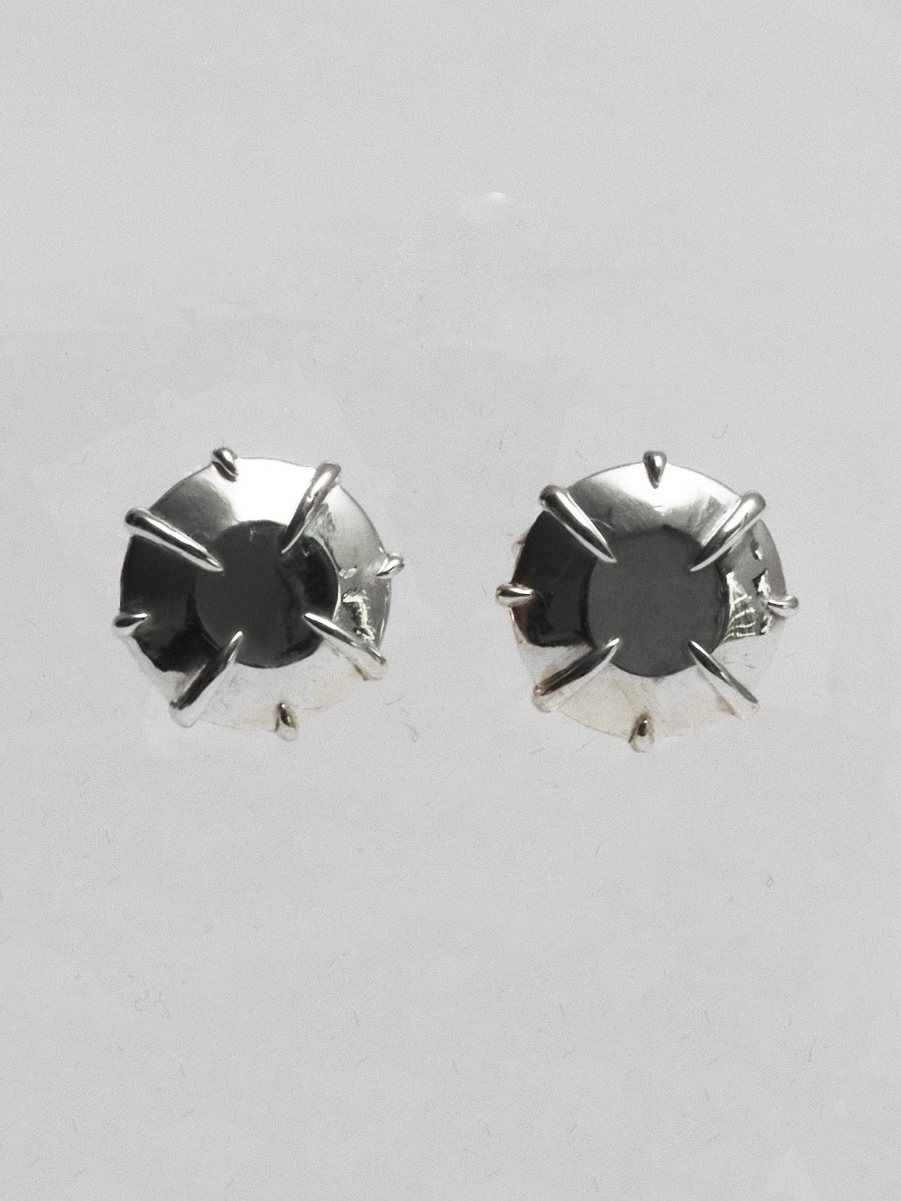 Large Round Stud – Single – Silver