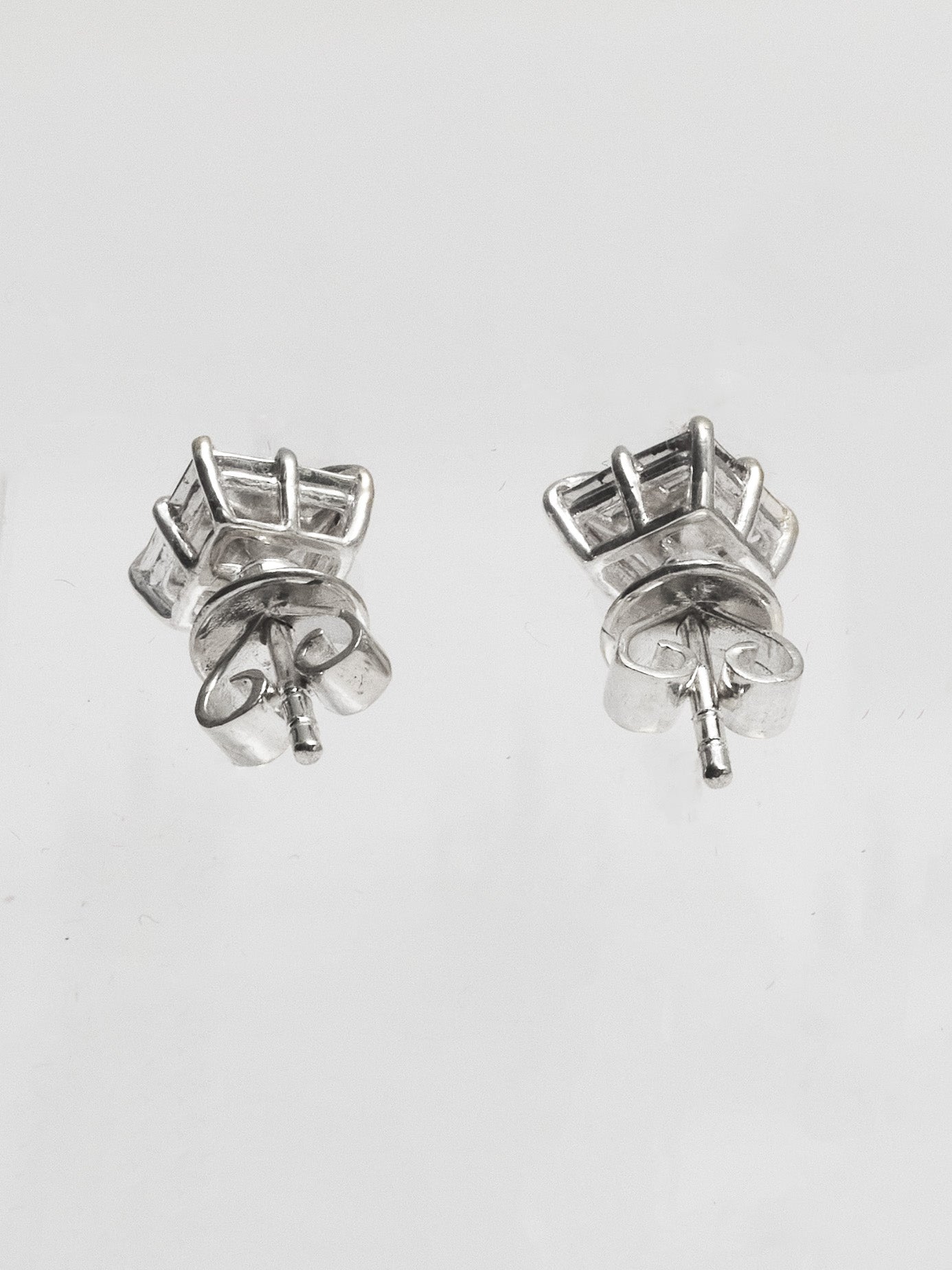 Small Princess Stud – Single – Silver