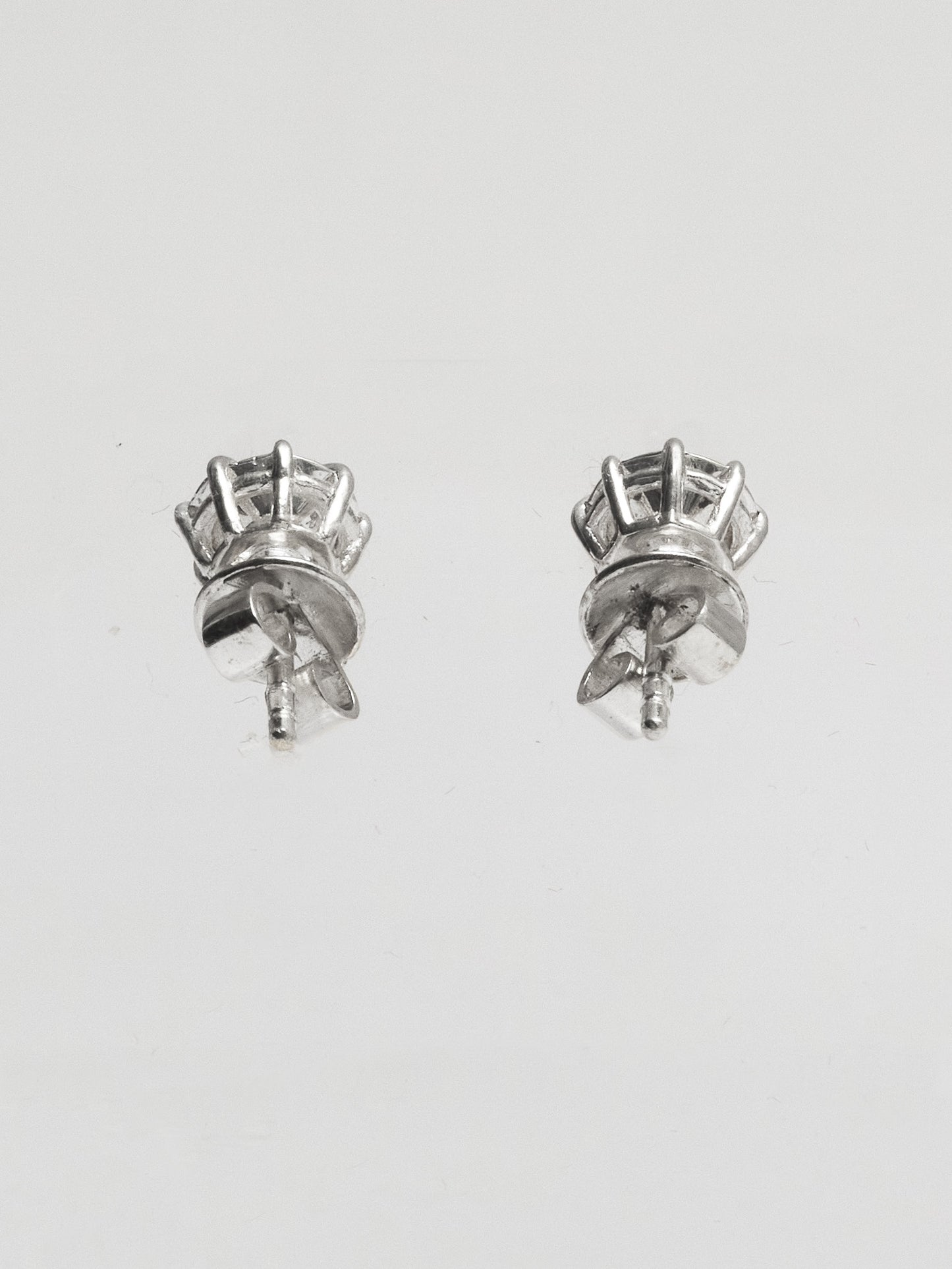 Small Round Stud – Single – Silver